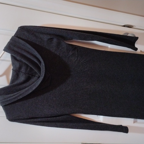 G.W. sport full length sweater. - Picture 5 of 9